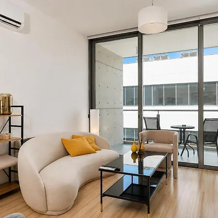 Executive Penthouse With Balcony In Appartamento Nicosia